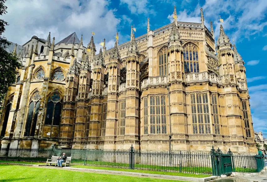 Top budgeting apps for graduates in 2023 infographic