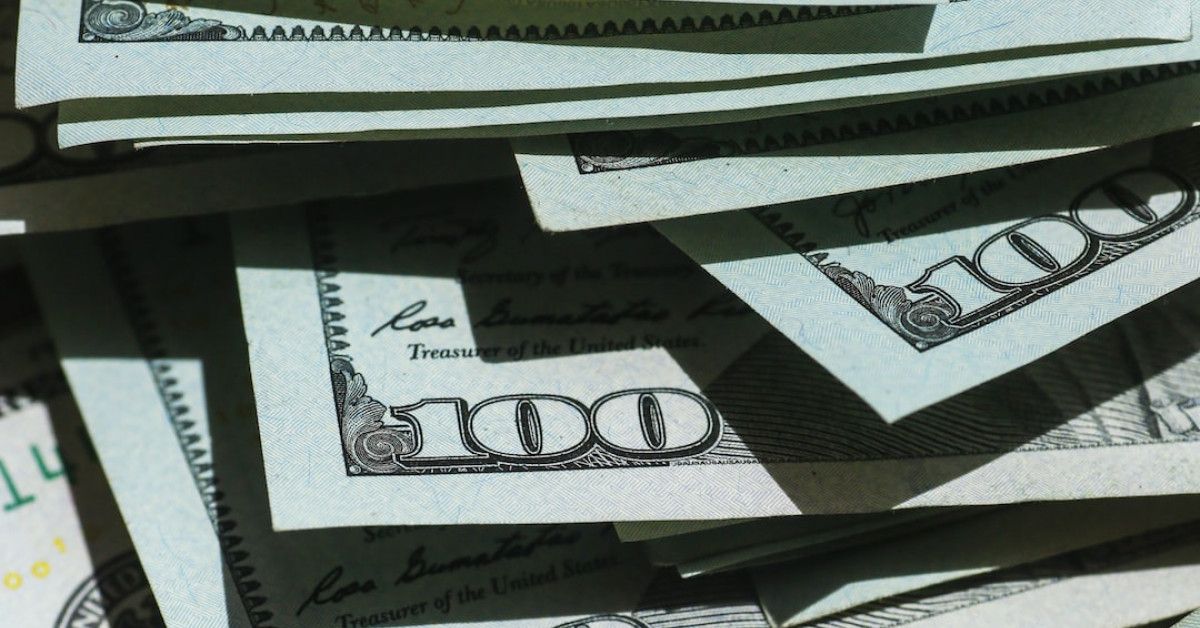 Personal Check: The Cheapest Way to Cash Without Bank Account