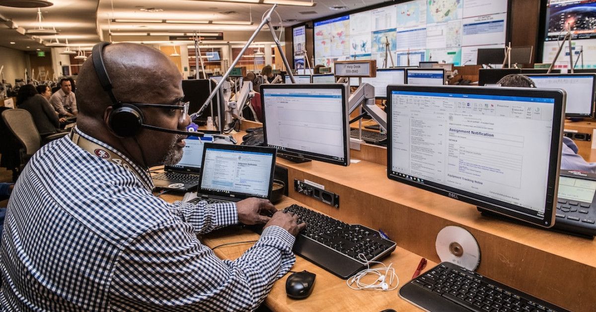 Top apps for selling unwanted items and earning money.