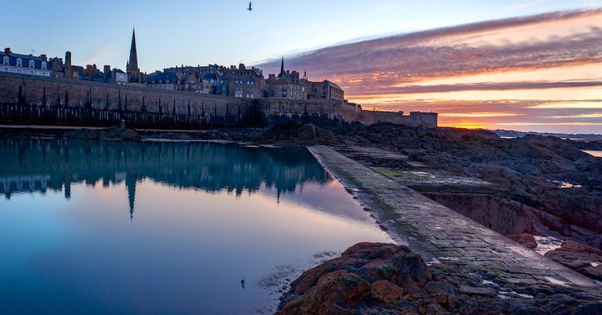 "Book cover for 23 Wealth-Building Habits Guide."