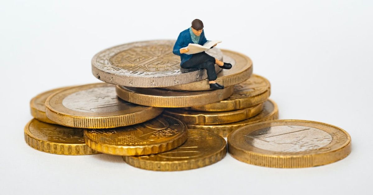 "Smart Investment Strategies E-book Cover Image"